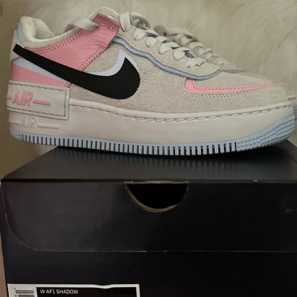 Nike Women’s Airforce 1 Shadow - Picture 1 of 11